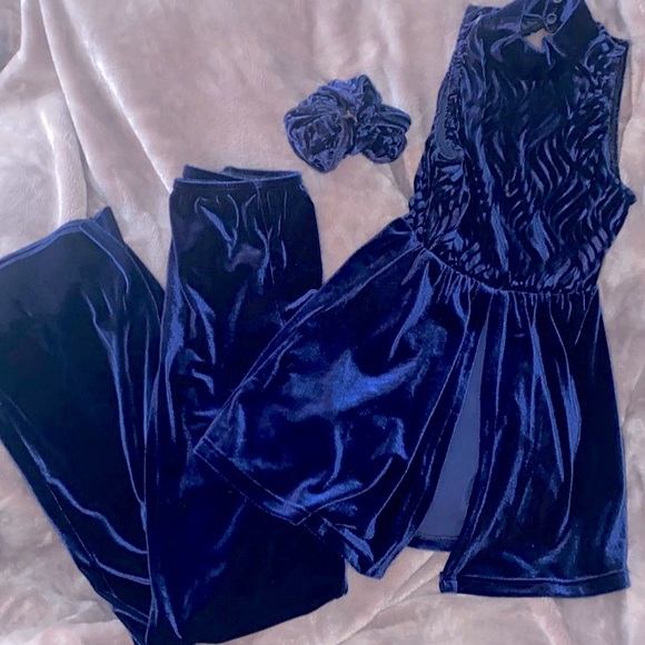 Velvet pant set - Picture 1 of 9